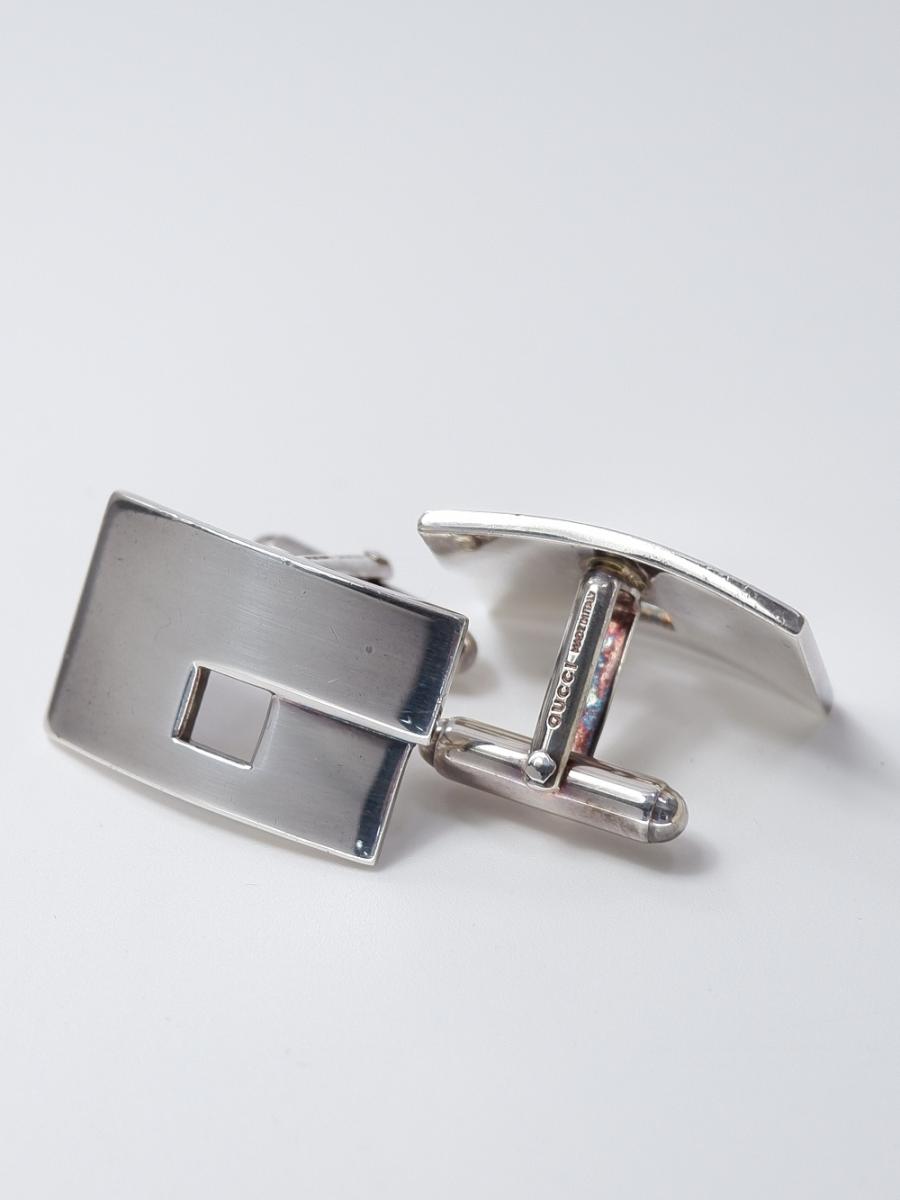 cuffbutA74b